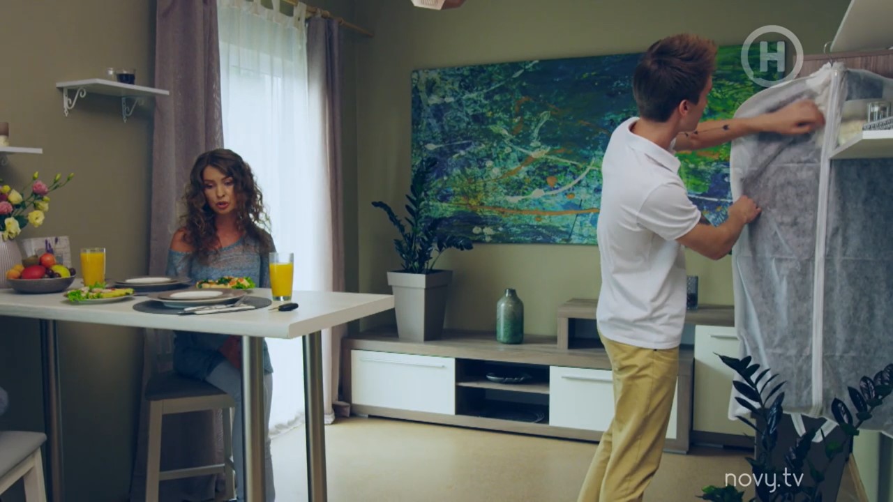 Новенькая 1 сезон 1 серия